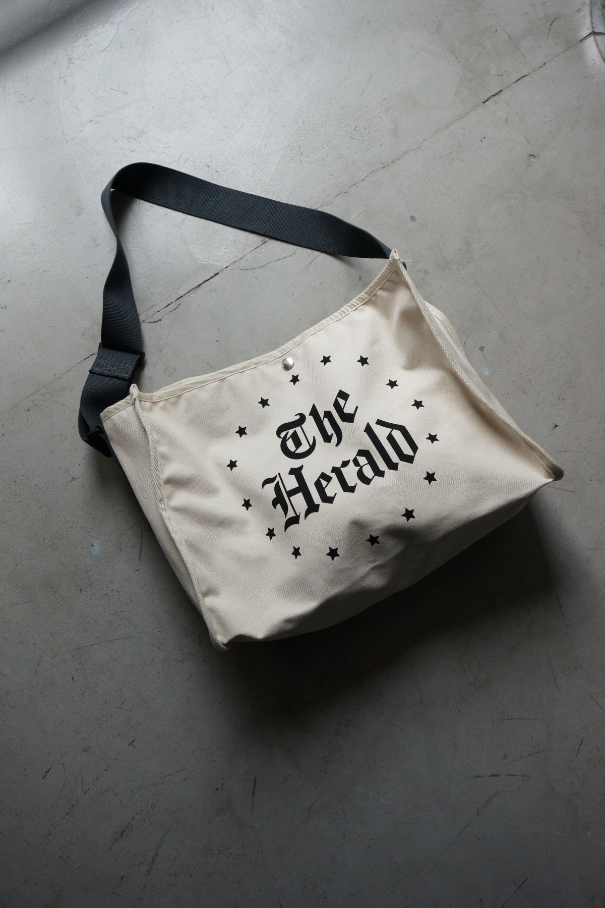 HERALD POSTMAN BAG