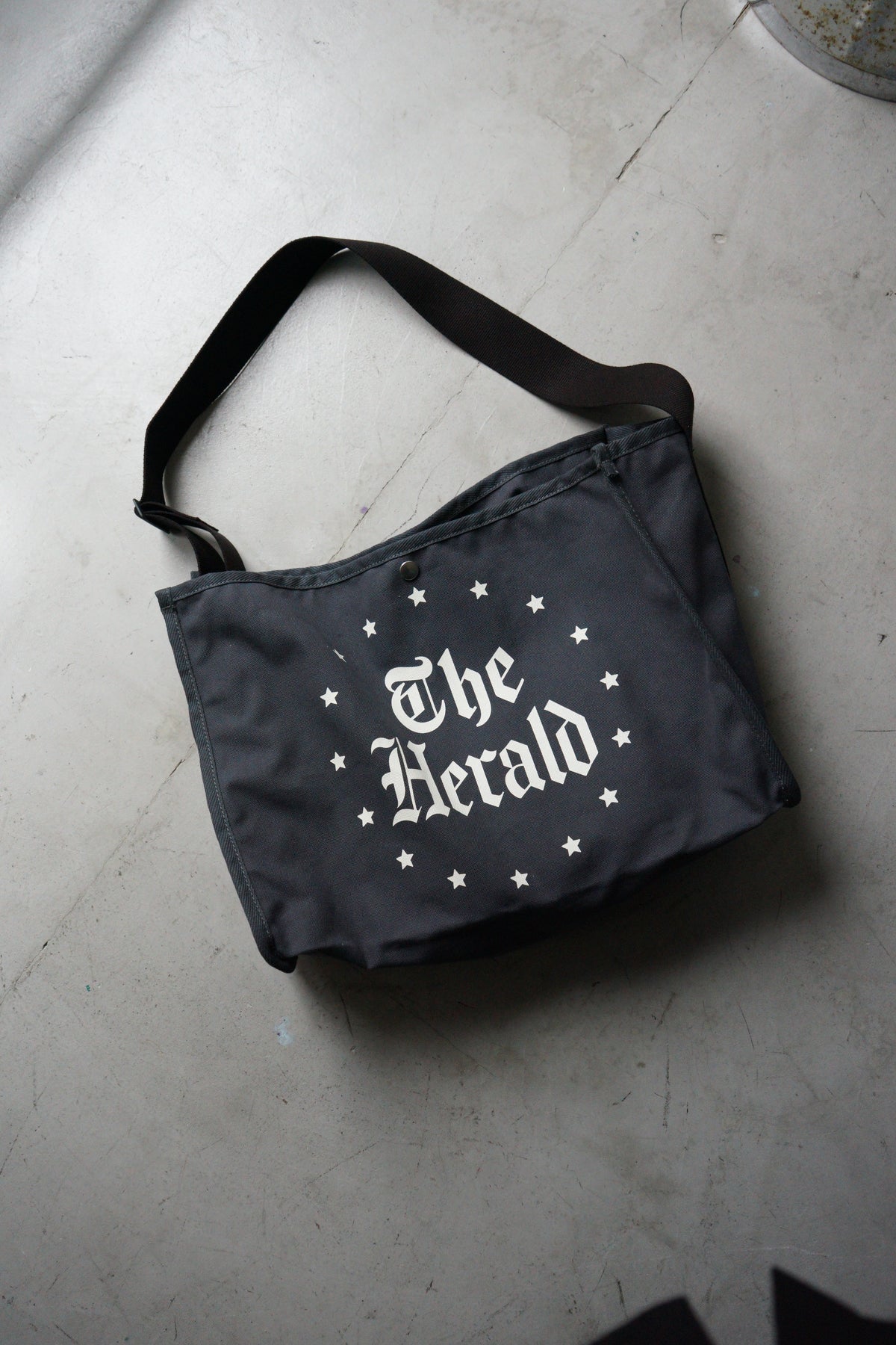 HERALD POSTMAN BAG