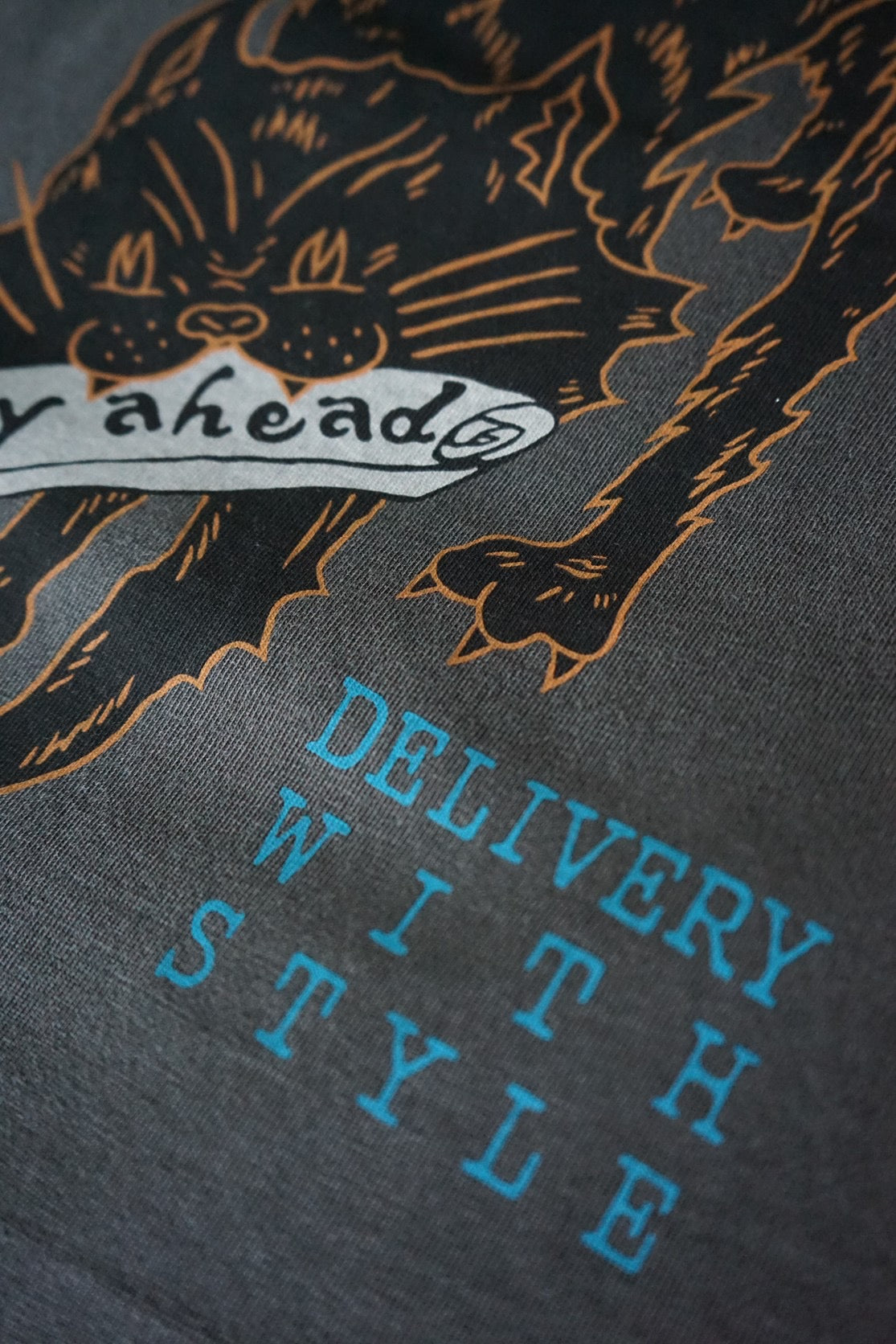 BLACK CATS TEE Herald × NUTS ART WORKS